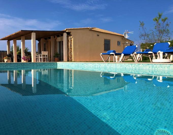 Preciosa Finca rustica con piscina y vistas panorámicas.