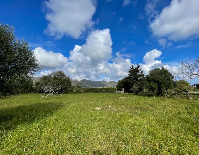 Preciosa finca rústica con impresionantes vistas en las afueras de la ciudad de Capdepera.