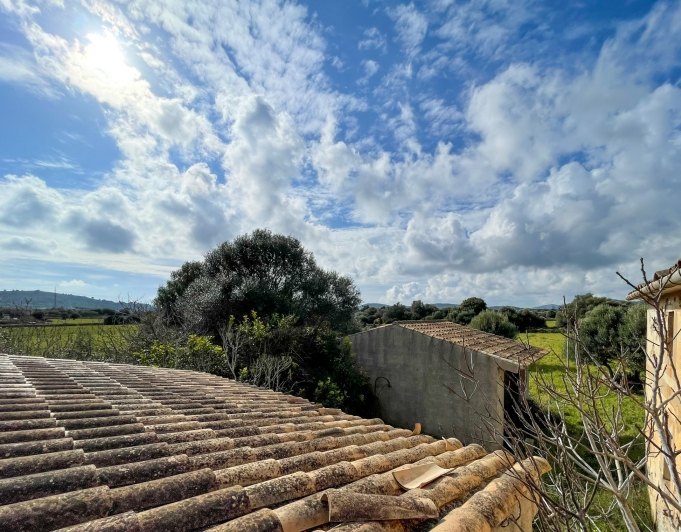 Preciosa finca rústica con impresionantes vistas en las afueras de la ciudad de Capdepera.