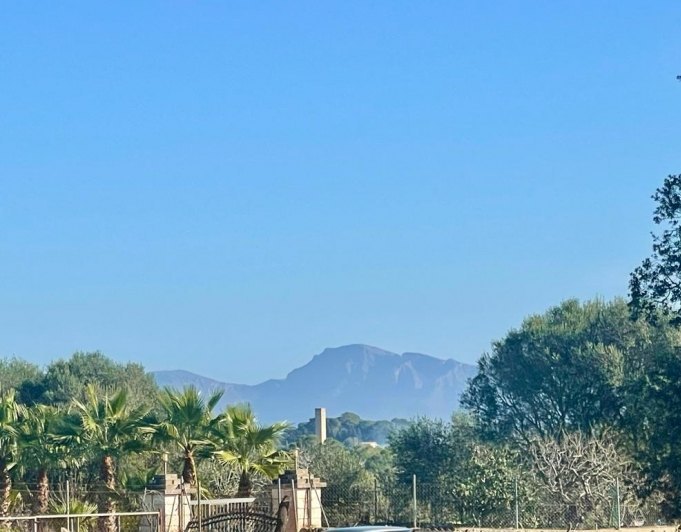 Hermosa finca con vistas despejadas en Santa Margarita.
