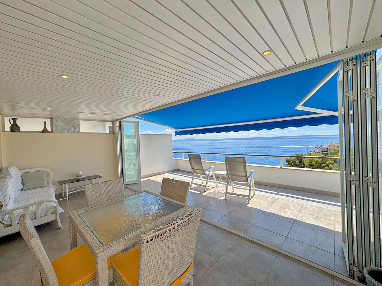 Apartamento en primera línea con vistas espectaculares al mar en Illetes