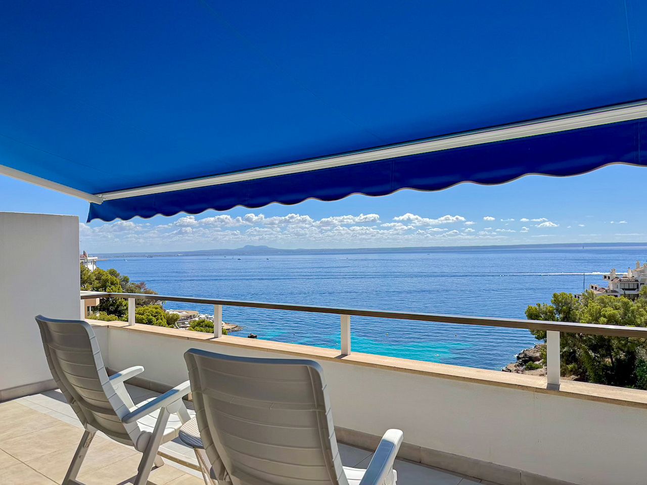 Apartamento en primera línea con vistas espectaculares al mar en Illetes