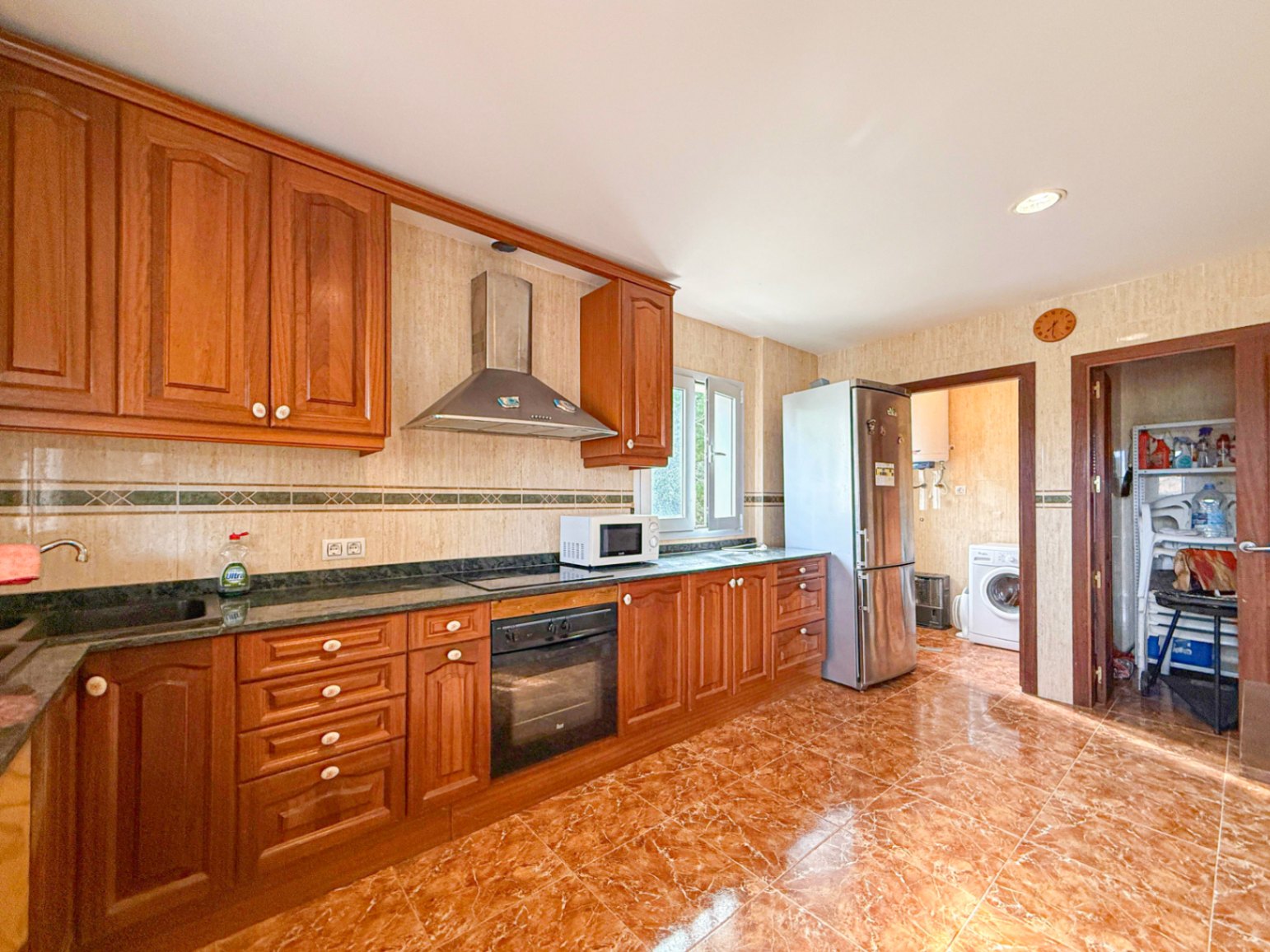 Chalet con parking a 200 metros del mar, con espacio para Invitados