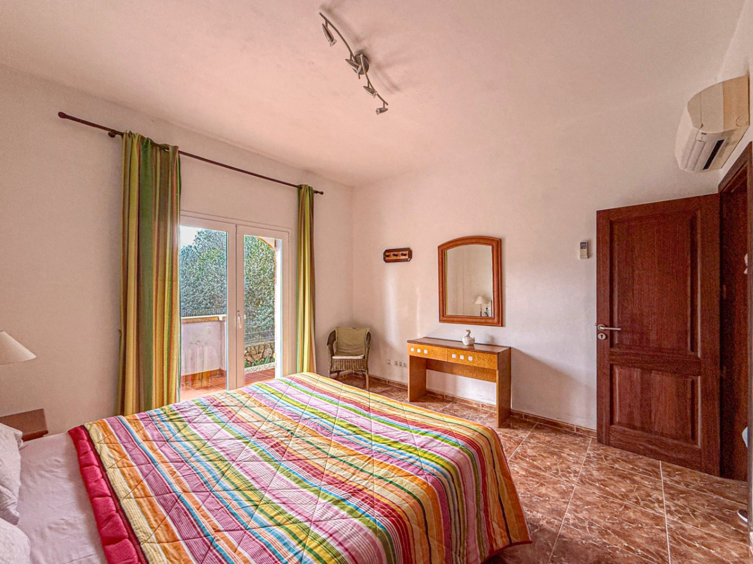 Chalet con parking a 200 metros del mar, con espacio para Invitados