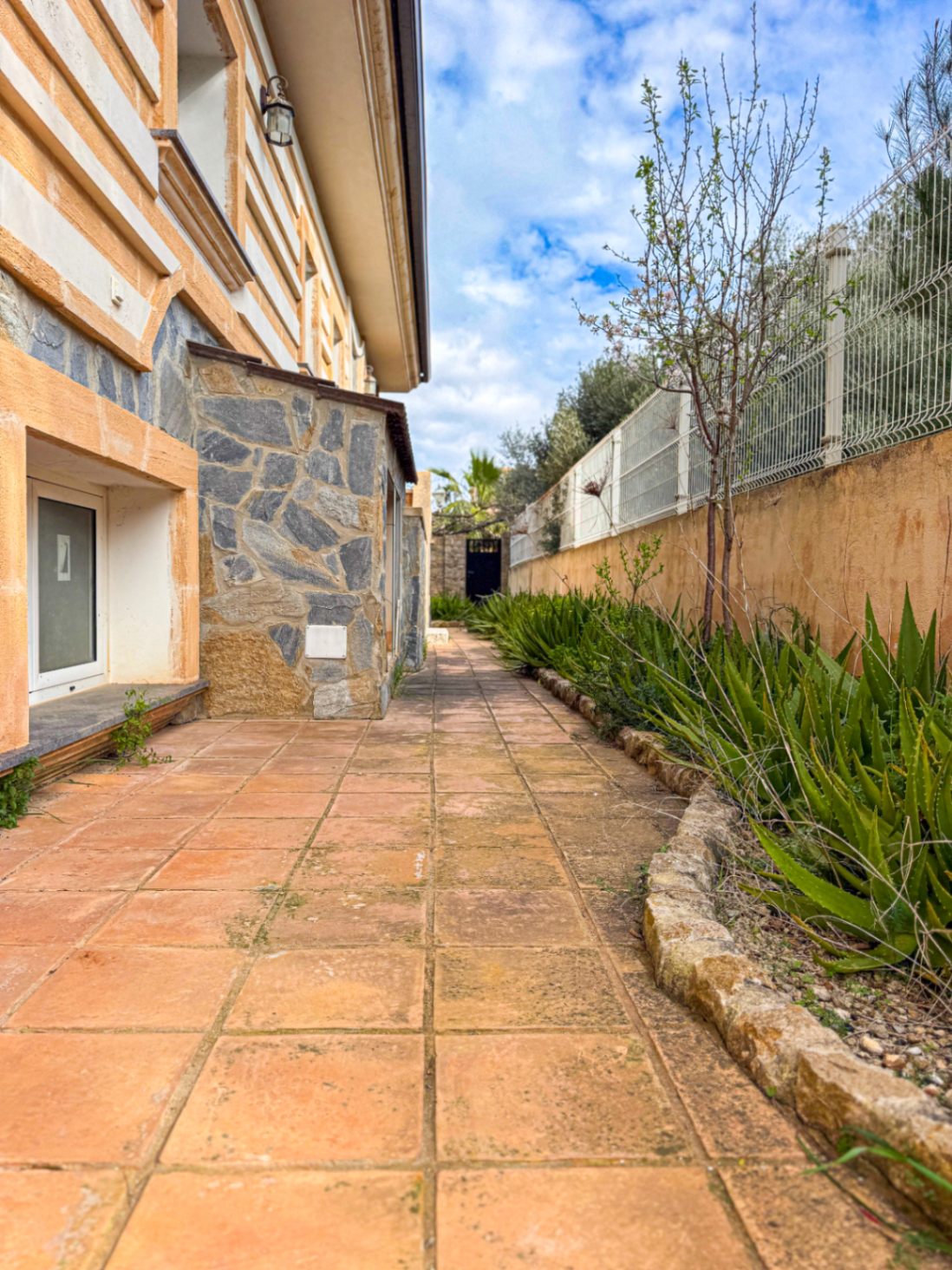 Chalet con parking a 200 metros del mar, con espacio para Invitados
