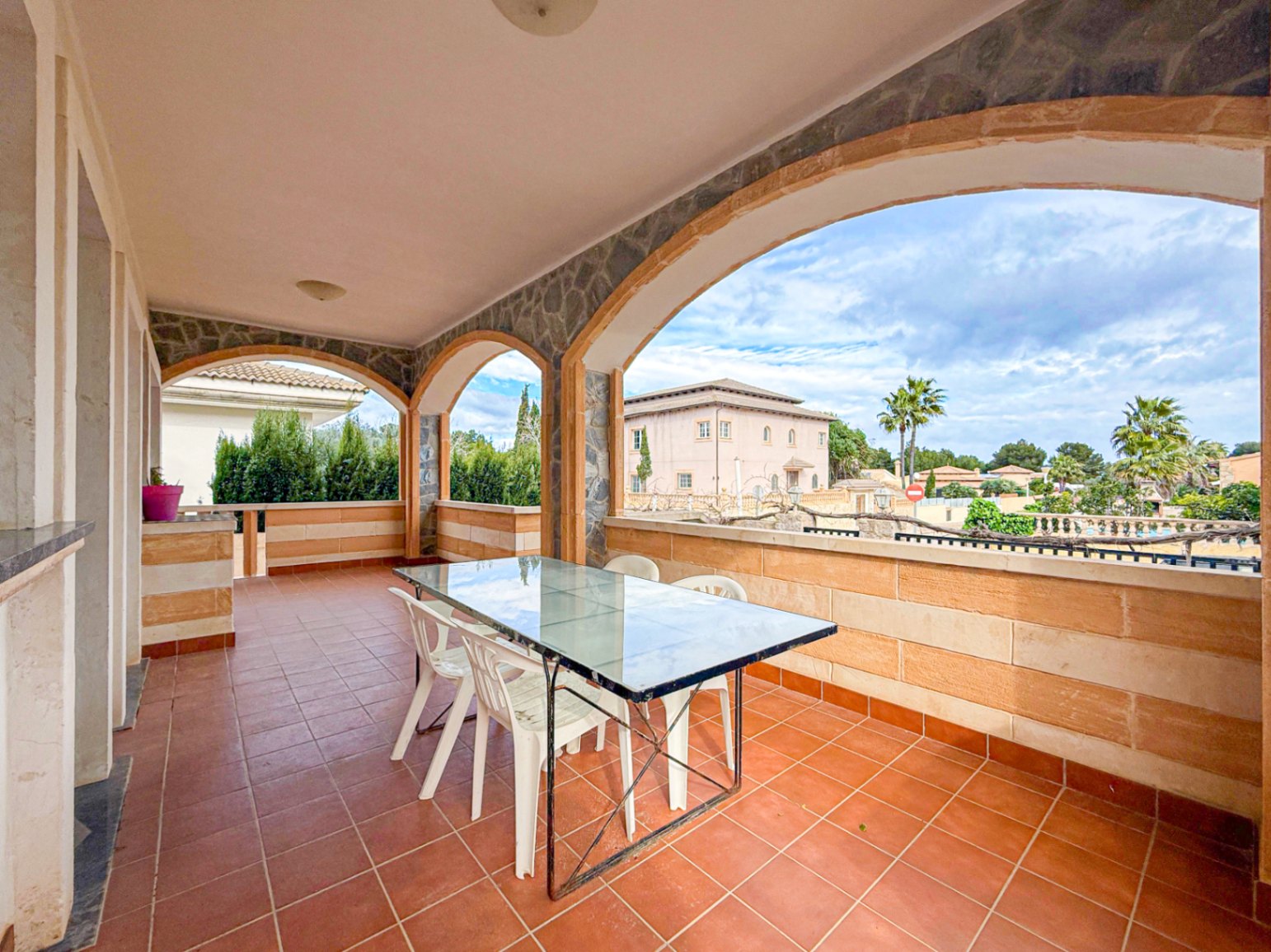 Chalet con parking a 200 metros del mar, con espacio para Invitados