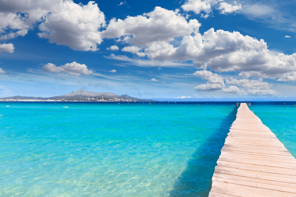 Studie mit Gemeinschaftspool in 10 Minuten Entfernung zum Meer