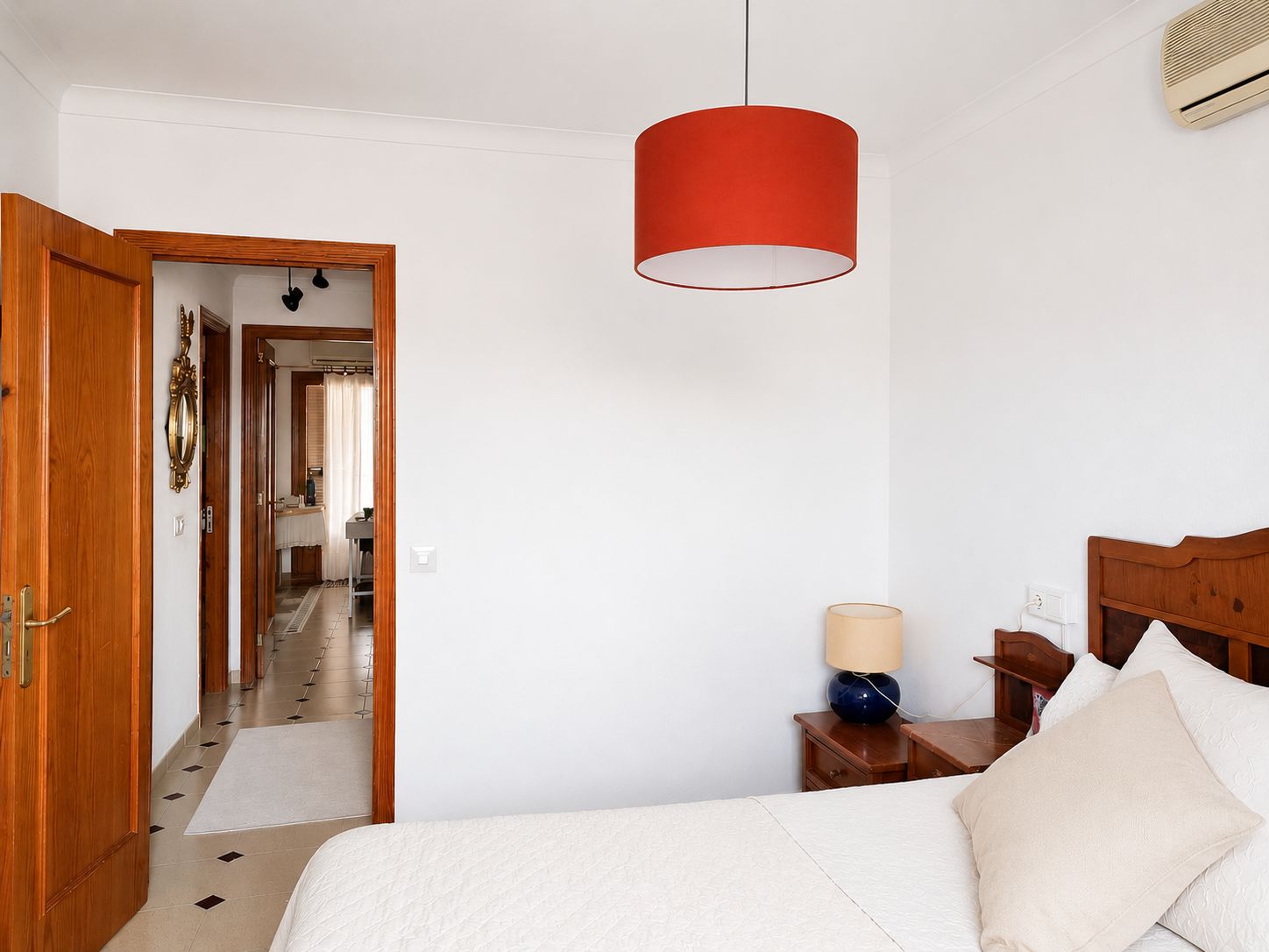 Piso de 3 habitaciones con parking y trastero , a 10 minutos del mar
