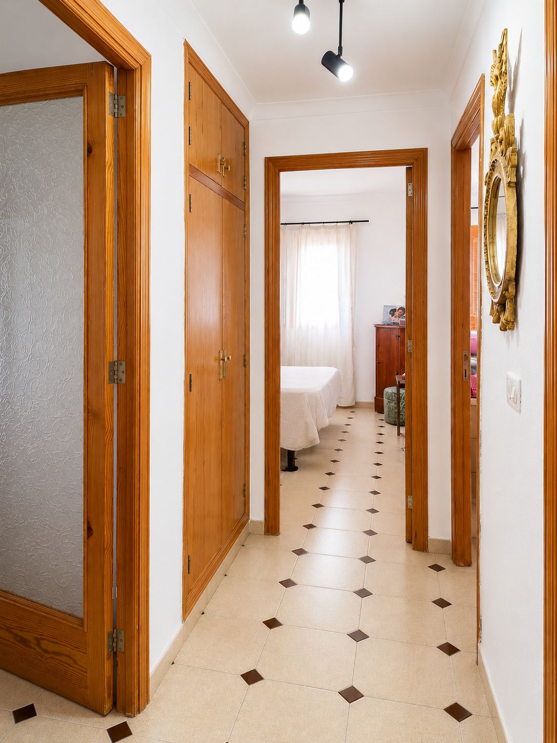 Piso de 3 habitaciones con parking y trastero , a 10 minutos del mar
