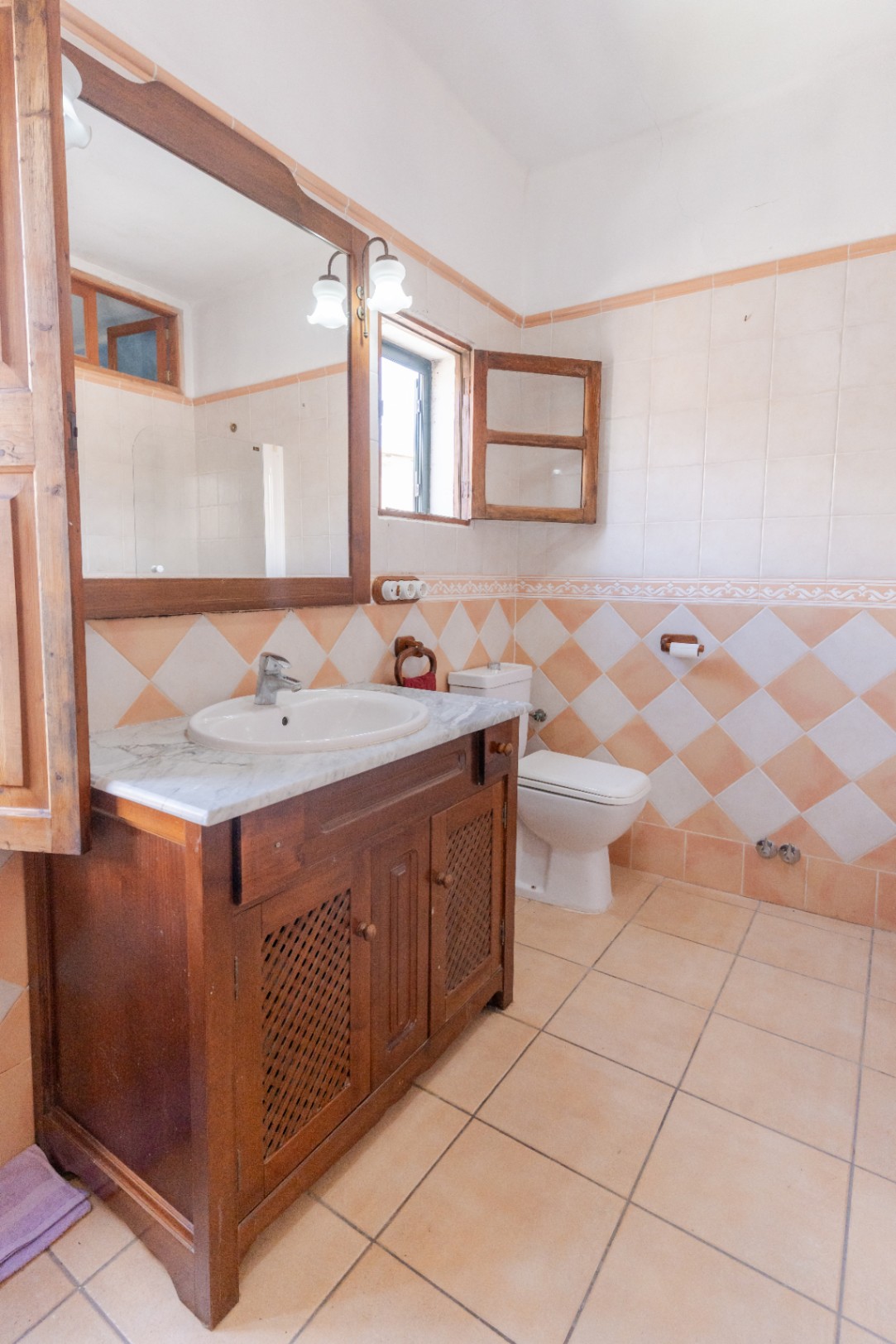 Costitx. Amplia casa de pueblo con patio, garaje y terraza a 20 minutos de Palma