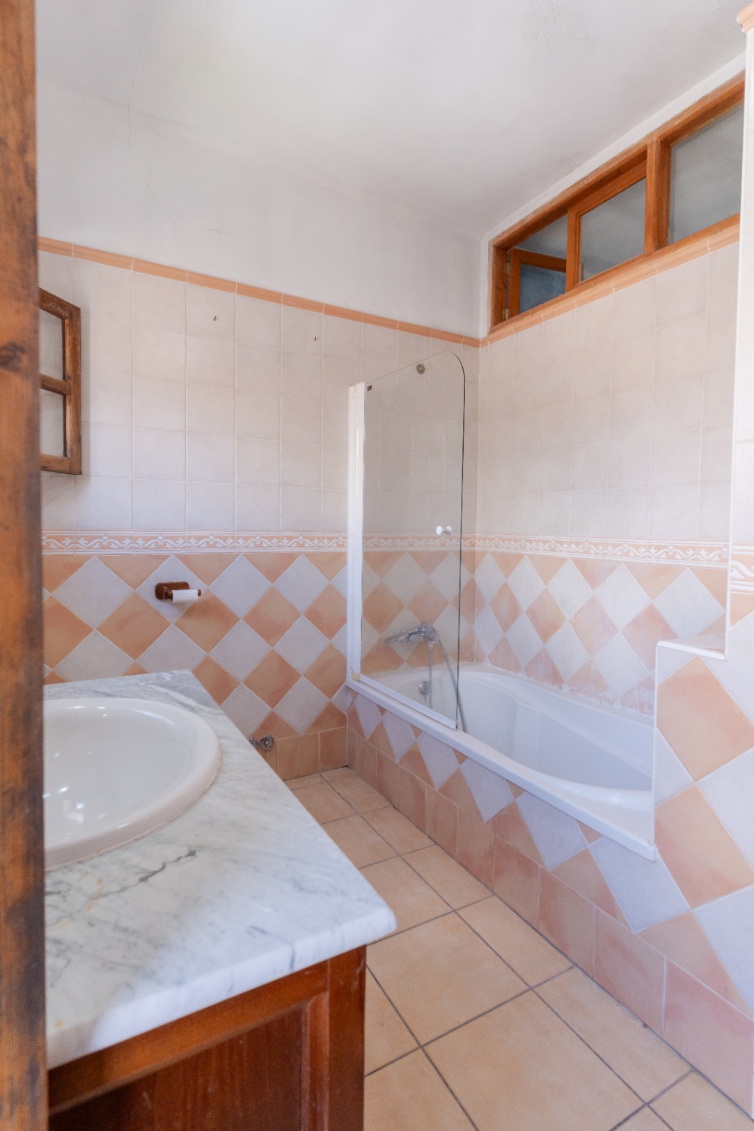 Costitx. Amplia casa de pueblo con patio, garaje y terraza a 20 minutos de Palma