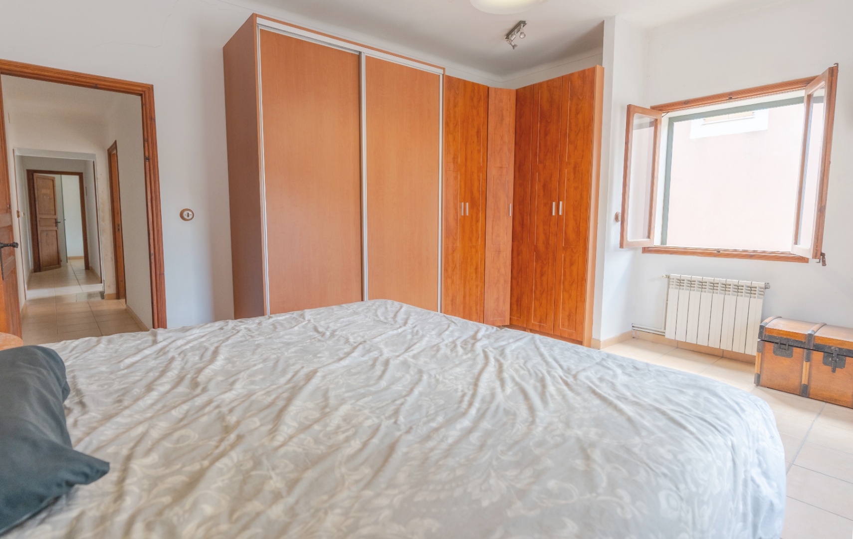 Costitx. Amplia casa de pueblo con patio, garaje y terraza a 20 minutos de Palma