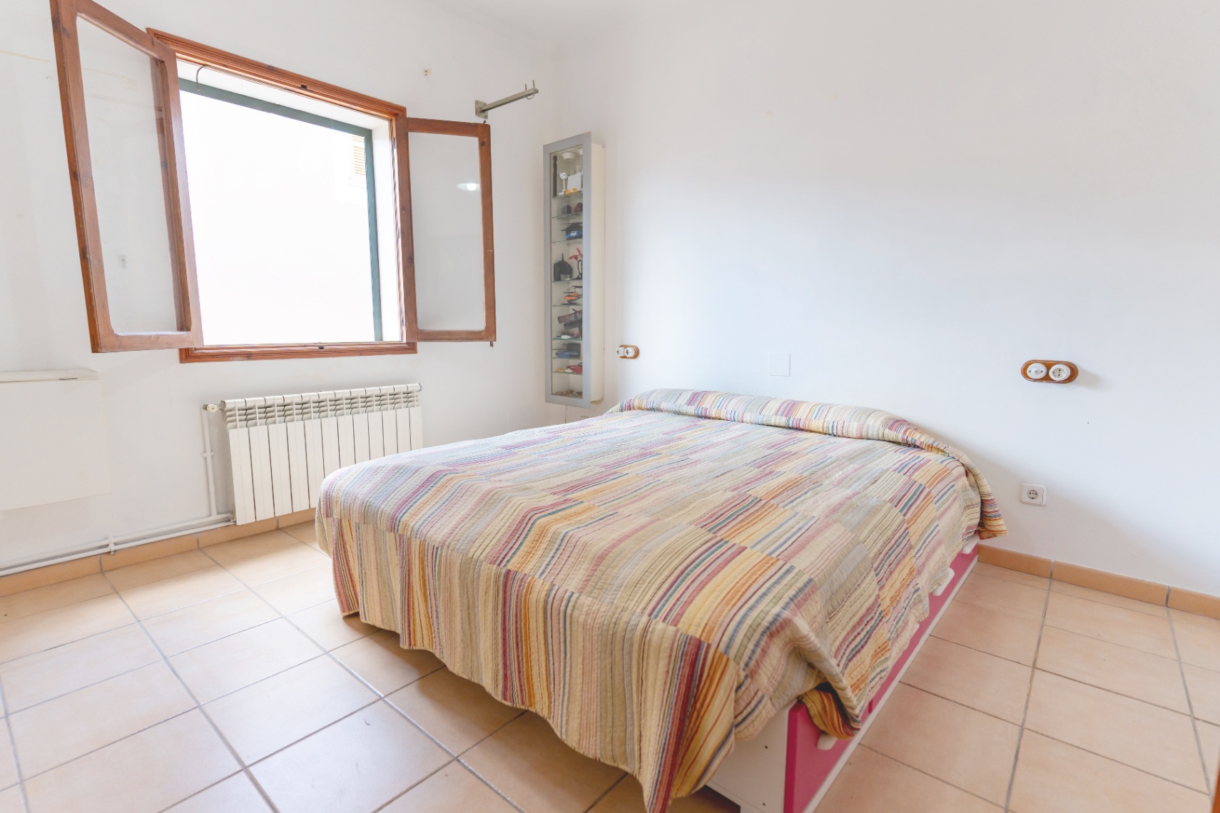 Costitx. Amplia casa de pueblo con patio, garaje y terraza a 20 minutos de Palma