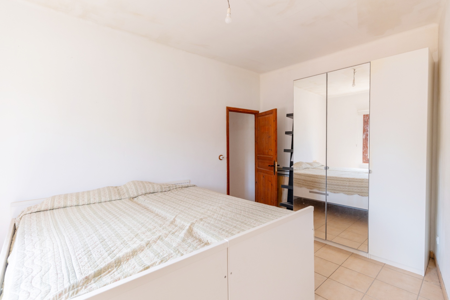 Costitx. Amplia casa de pueblo con patio, garaje y terraza a 20 minutos de Palma