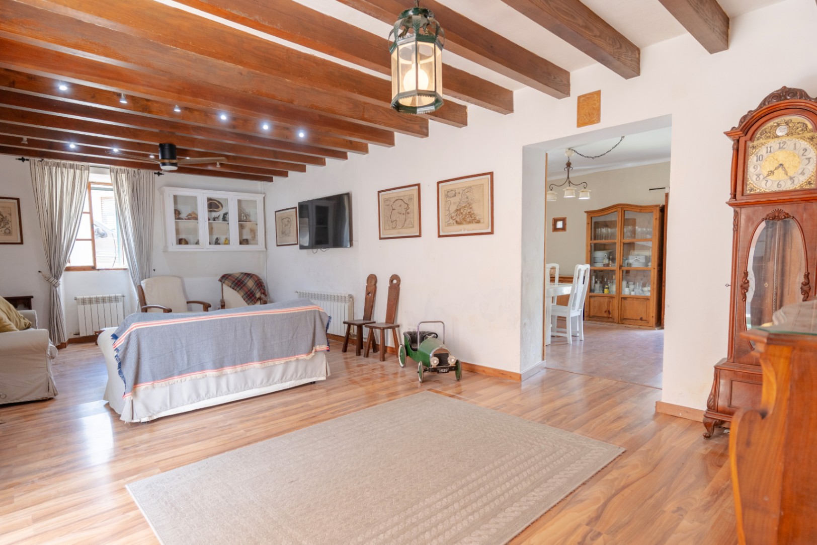 Costitx. Amplia casa de pueblo con patio, garaje y terraza a 20 minutos de Palma