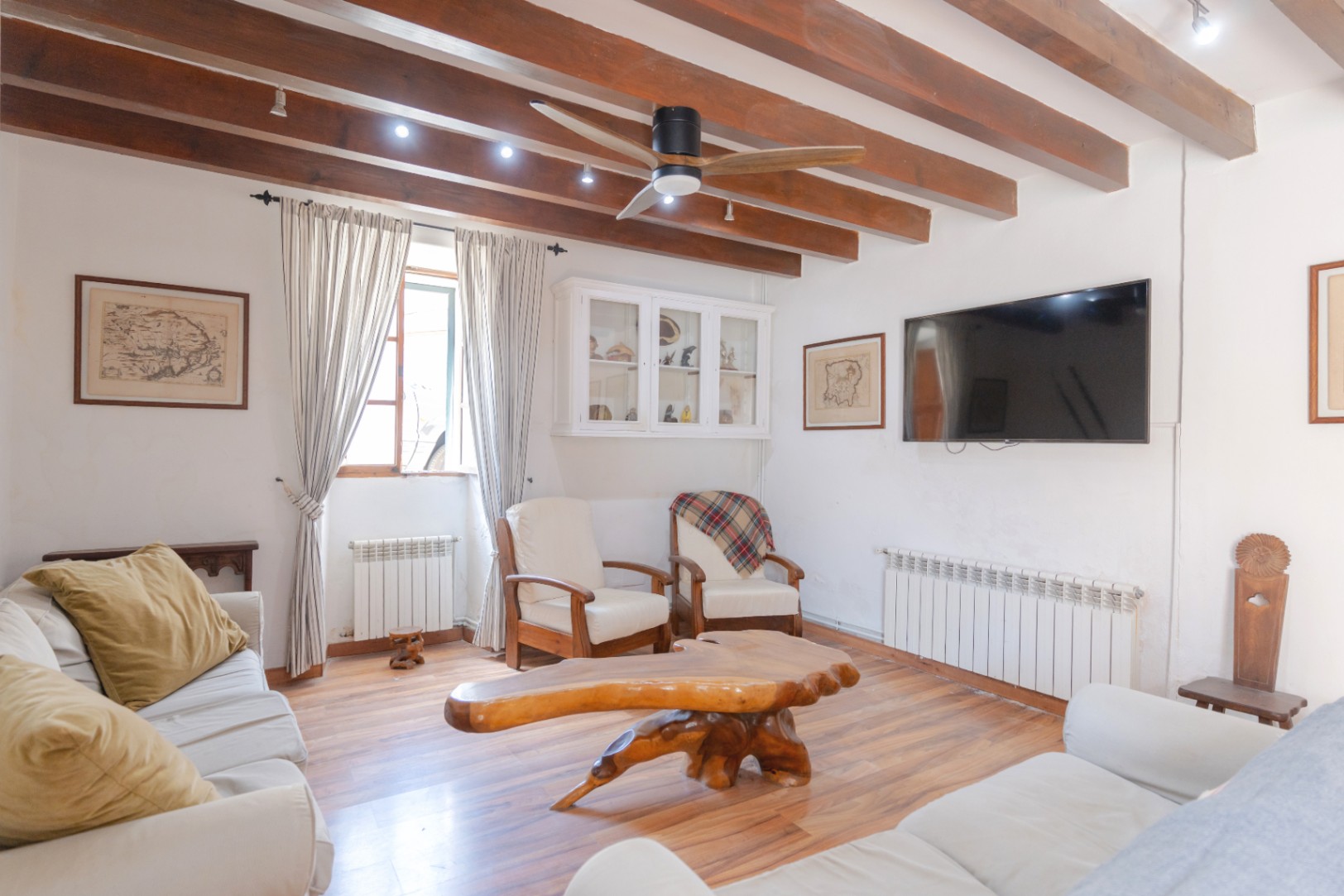 Costitx. Amplia casa de pueblo con patio, garaje y terraza a 20 minutos de Palma