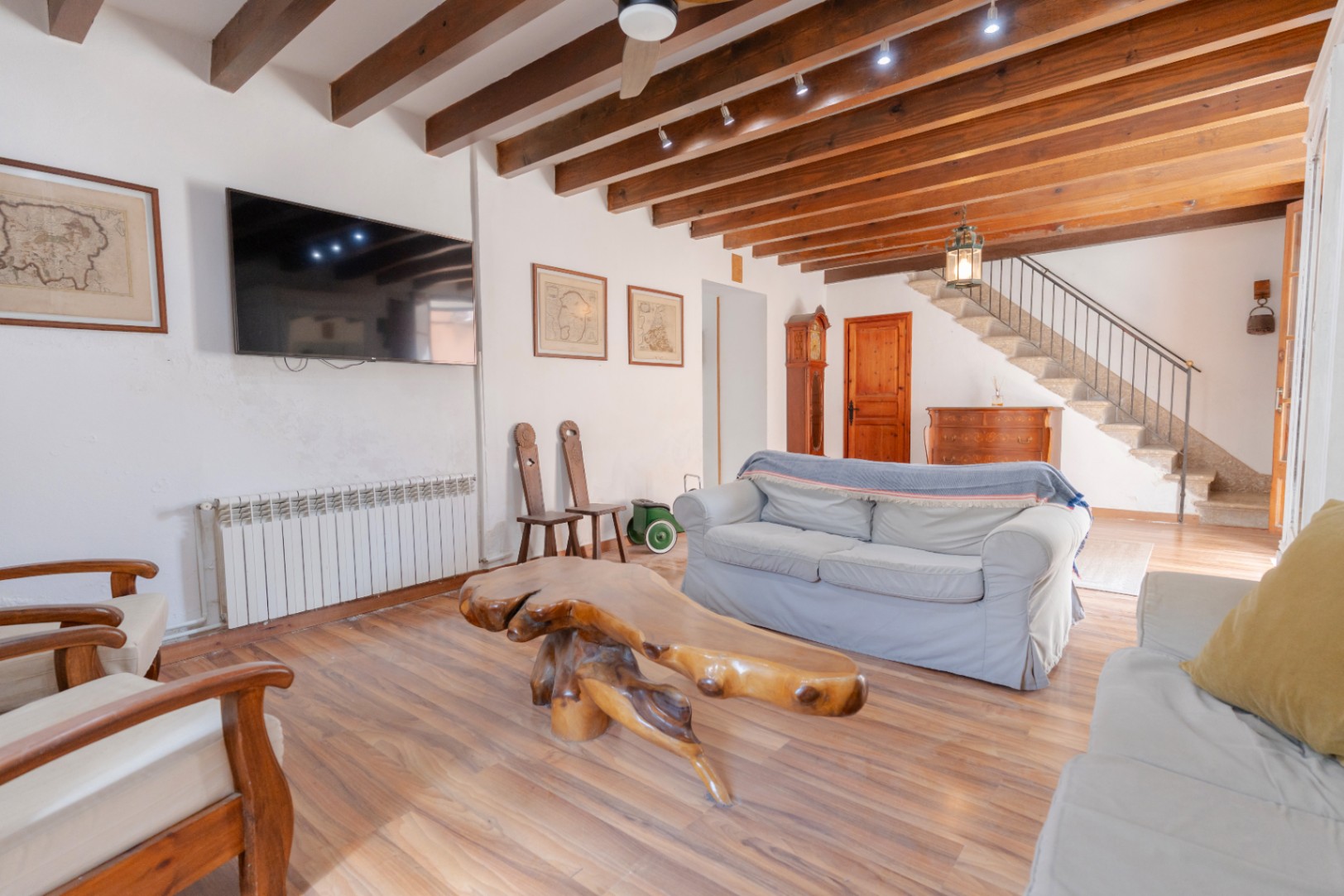 Costitx. Amplia casa de pueblo con patio, garaje y terraza a 20 minutos de Palma