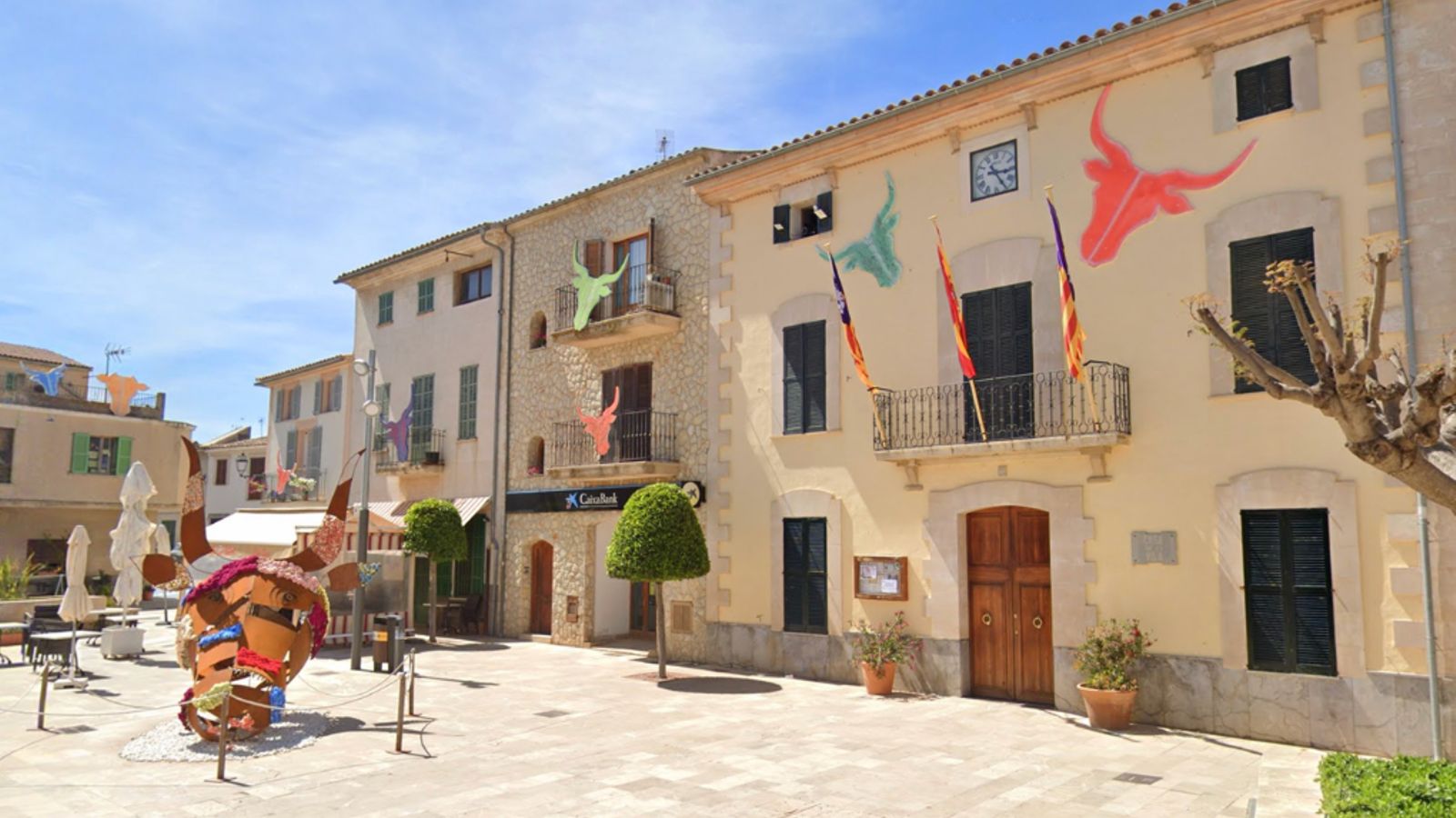 Costitx. Amplia casa de pueblo con patio, garaje y terraza a 20 minutos de Palma