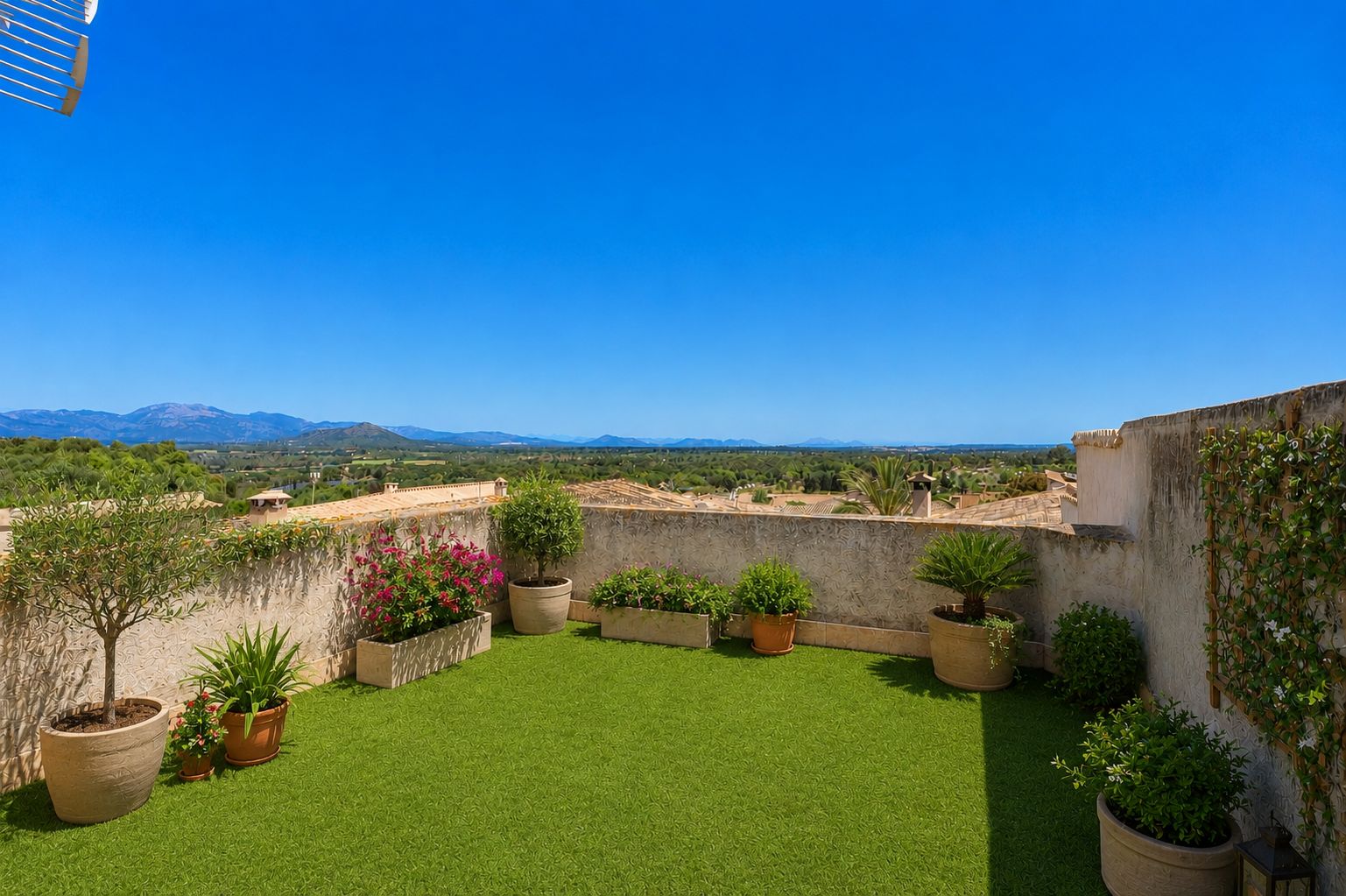 Costitx. Amplia casa de pueblo con patio, garaje y terraza a 20 minutos de Palma