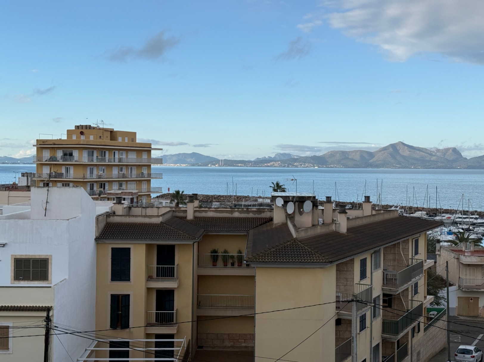 Piso a  pasos del mar con espectaculares vistas.