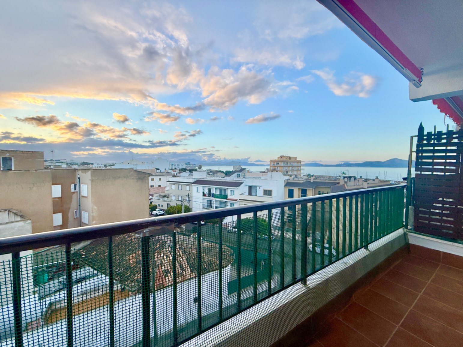 Apartment steps from the sea with spectacular views.
