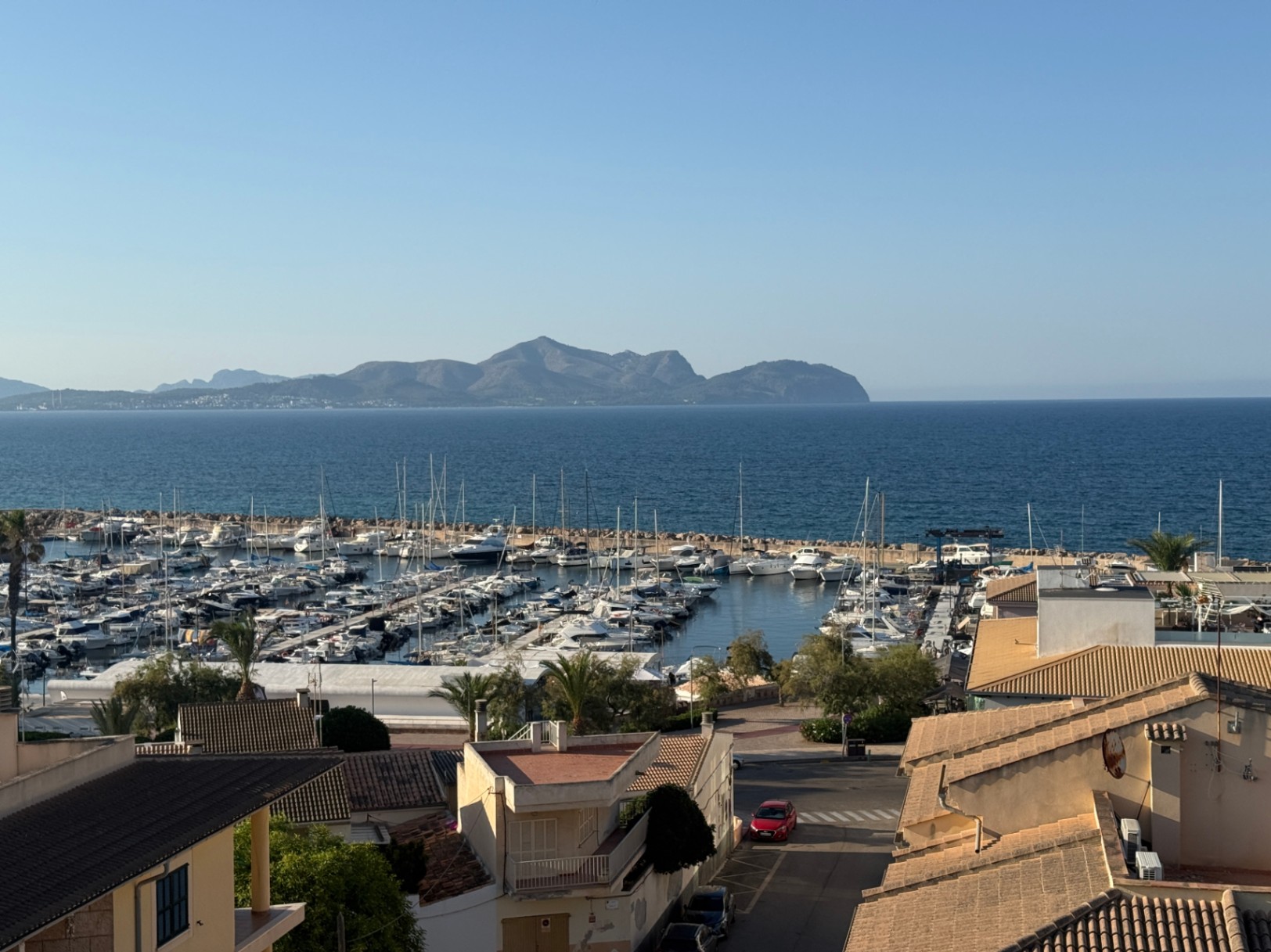 Piso a  pasos del mar con espectaculares vistas.