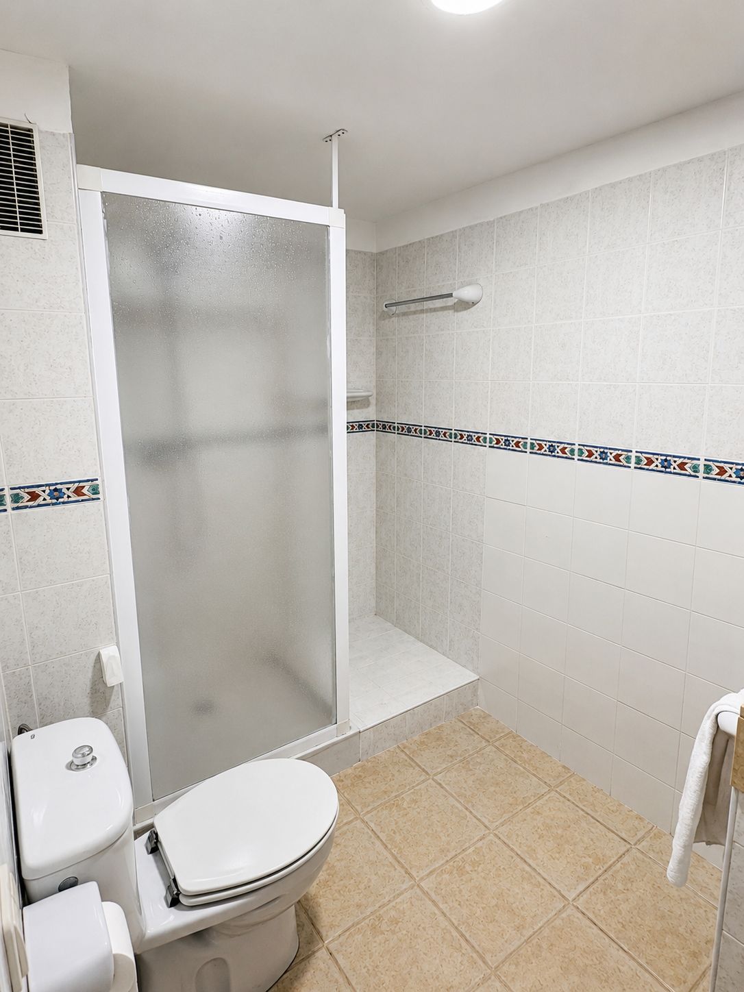 Piso-duplex con vistas y parking comunitario, a 5 minutos del mar.