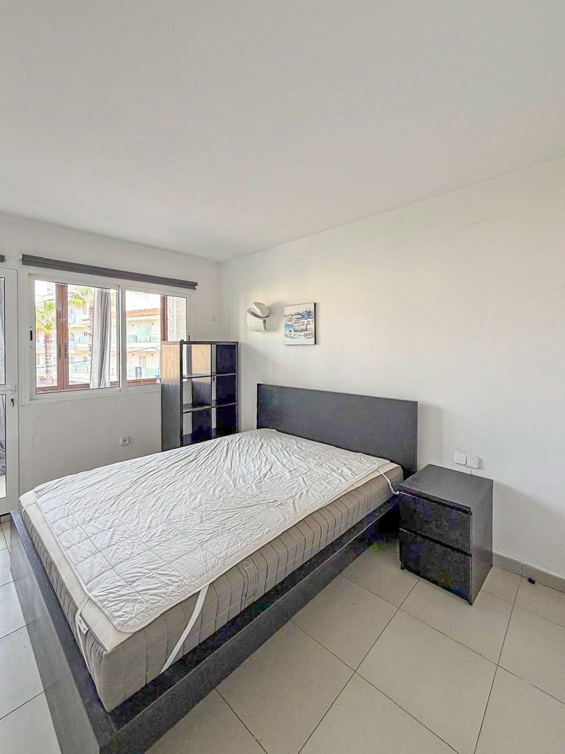 Piso con terraza y vistas al mar para actualizar