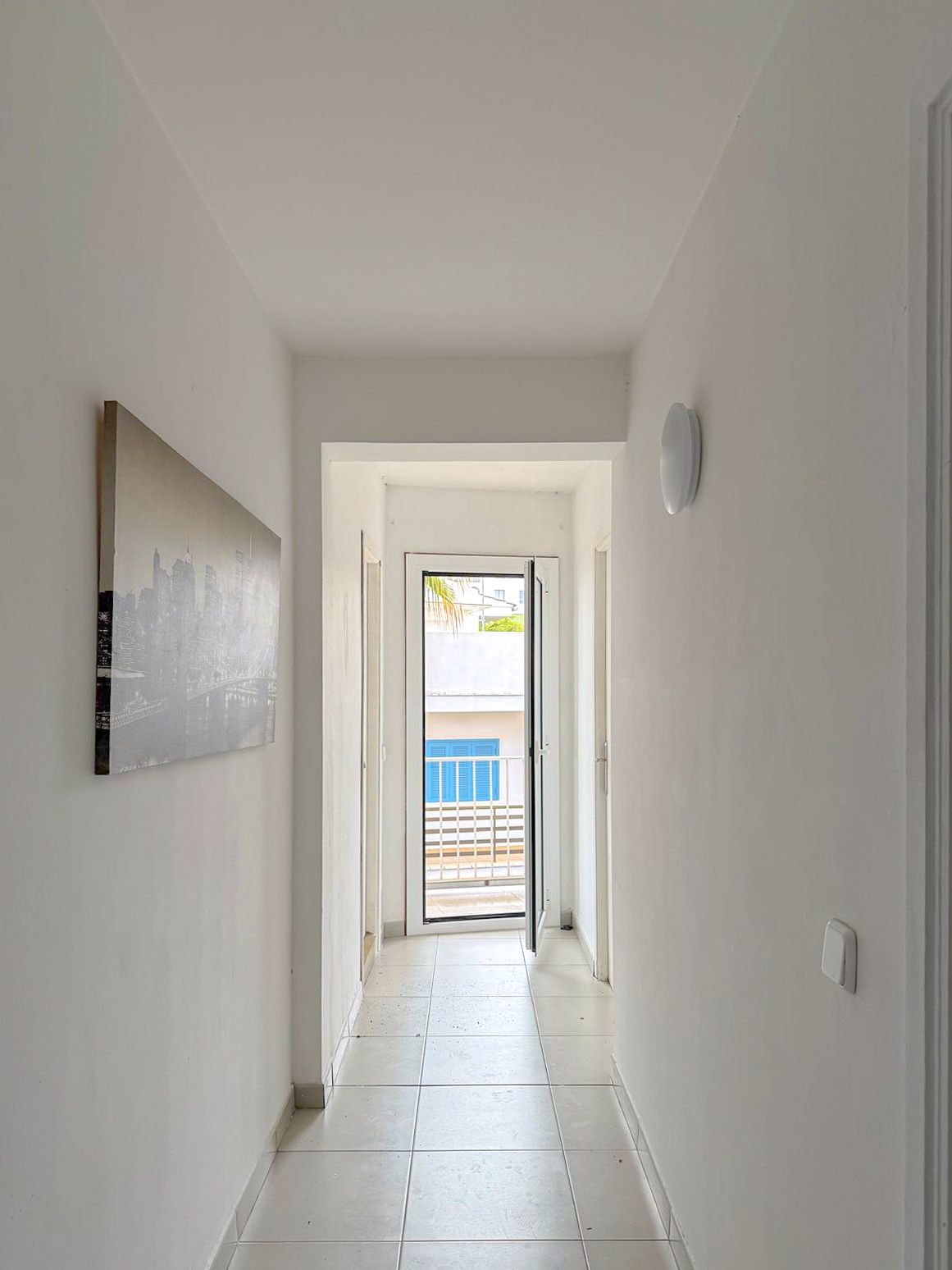 Piso con terraza y vistas al mar para actualizar