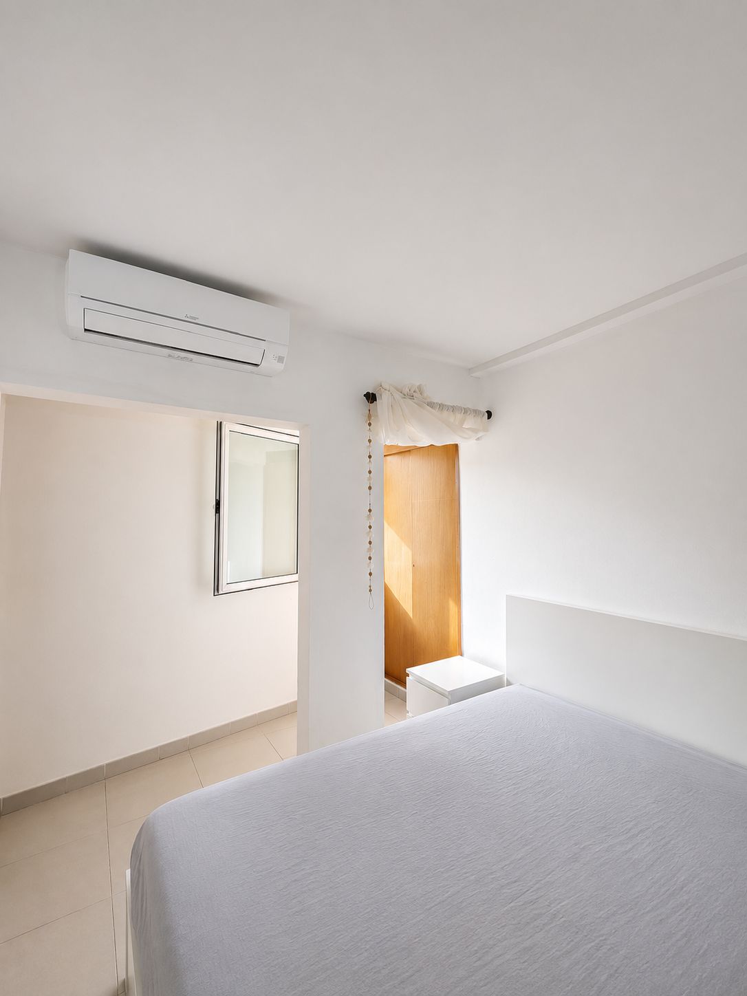 Piso con terraza y vistas al mar para actualizar