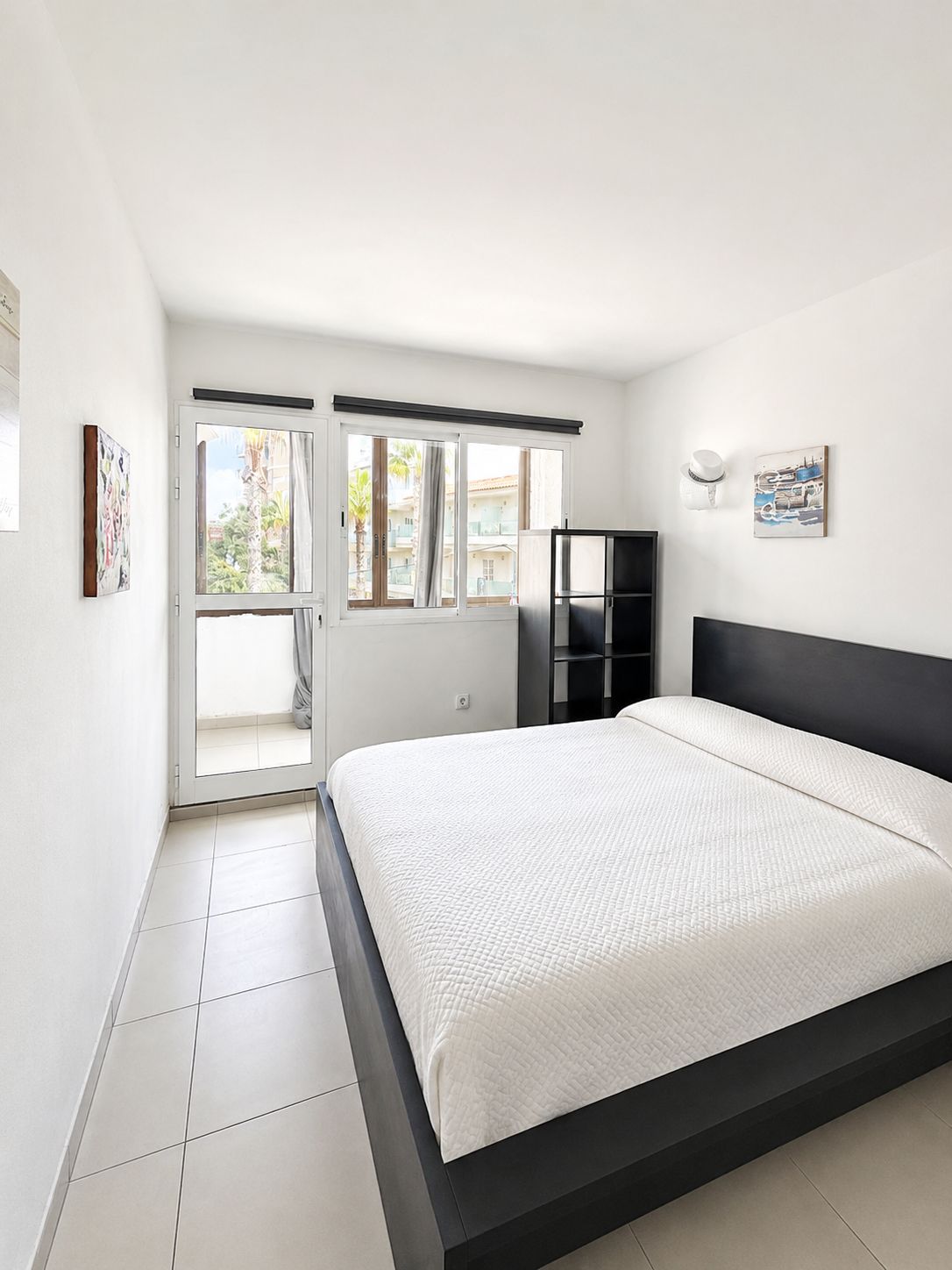 Piso con terraza y vistas al mar para actualizar
