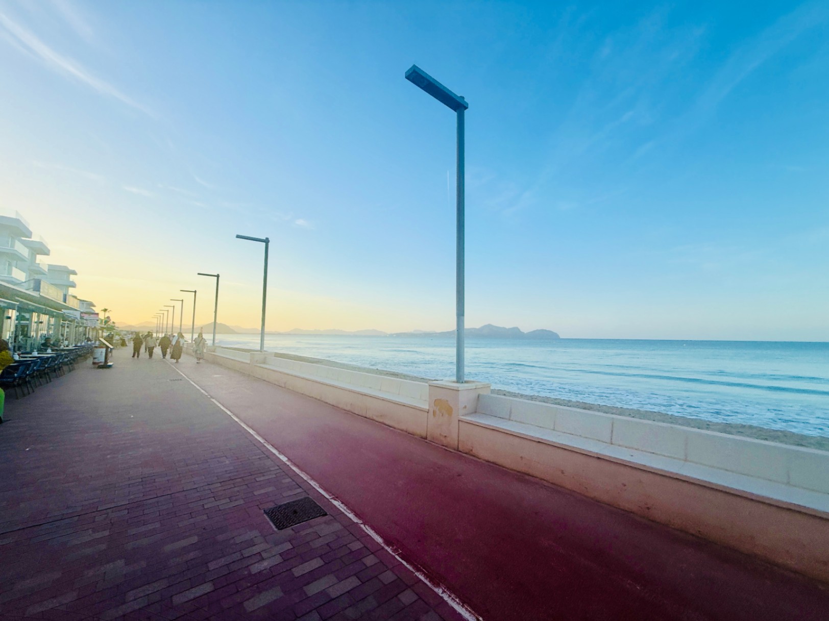 Solar urbano de 800 metros a pasos del mar, en Can Picafort.