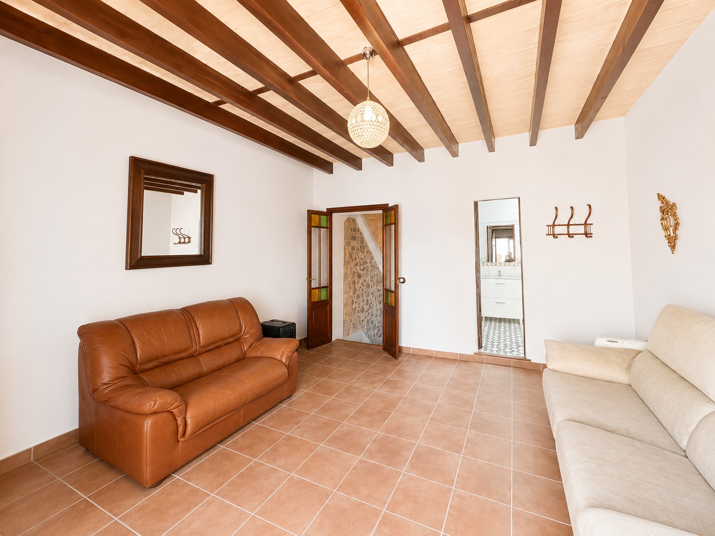 Tradicional y exclusiva casa de pueblo con terraza y patio en el corazón de Petra.
