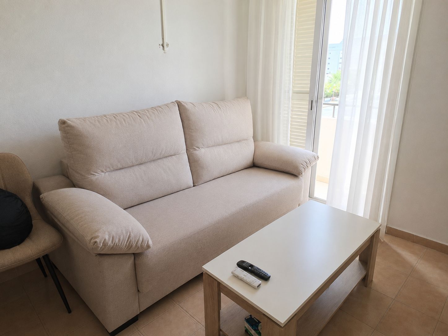Renovierte 45 m² große Wohnung in Platja de Muro mit Balkon und Meerblick.
