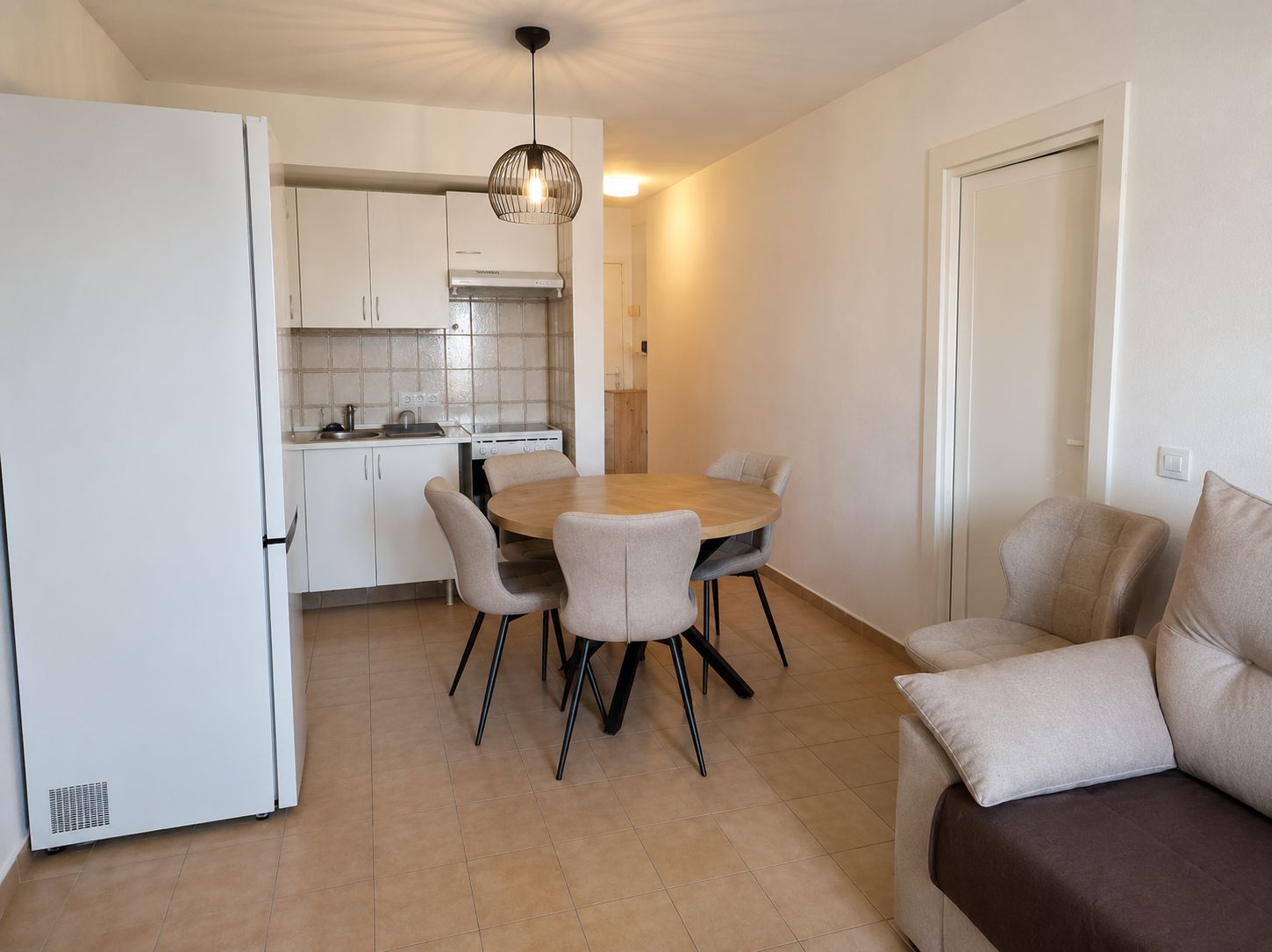 Renovierte 45 m² große Wohnung in Platja de Muro mit Balkon und Meerblick.