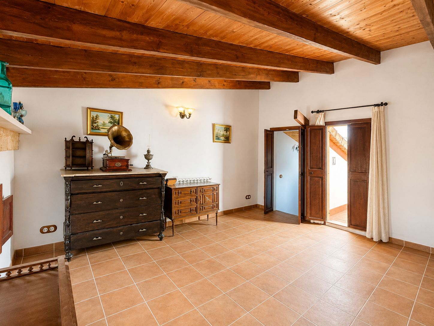 Traditional and exclusive village house with terrace and patio in the heart of Petra.