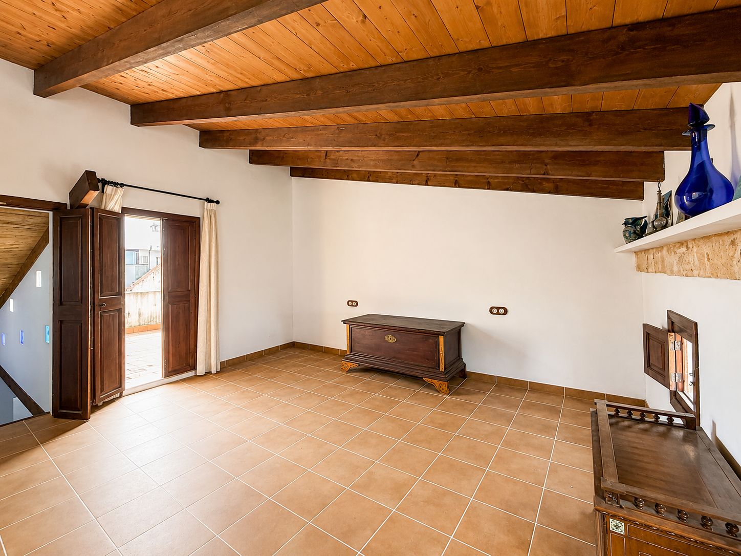 Traditional and exclusive village house with terrace and patio in the heart of Petra.