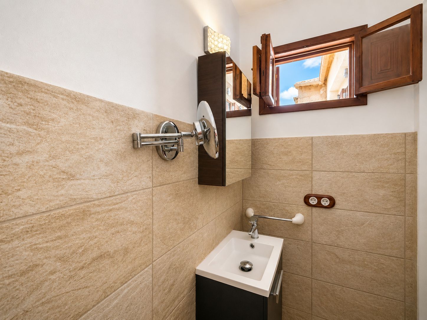 Traditional and exclusive village house with terrace and patio in the heart of Petra.