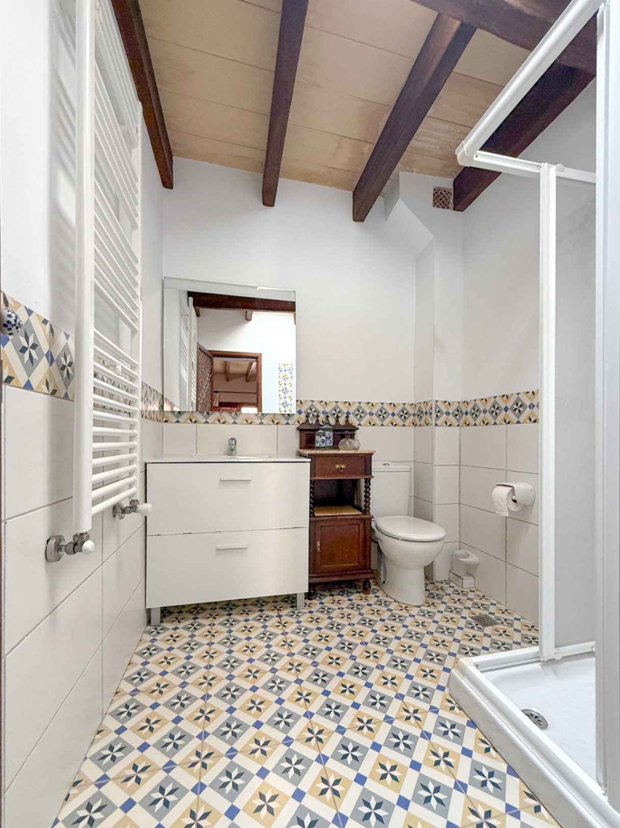 Traditional and exclusive village house with terrace and patio in the heart of Petra.