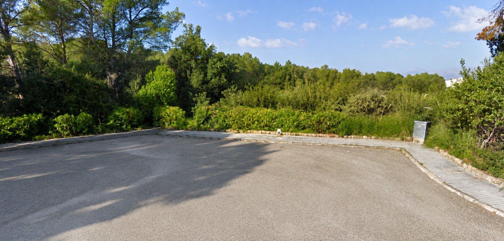 Exklusive städtische Parzelle von 710 m² in Bonaire (Alcúdia) mit verfügbarer Vorprojektplanung.