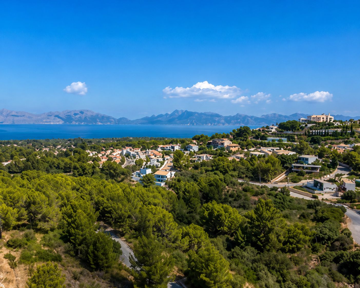 Exklusive städtische Parzelle von 710 m² in Bonaire (Alcúdia) mit verfügbarer Vorprojektplanung.