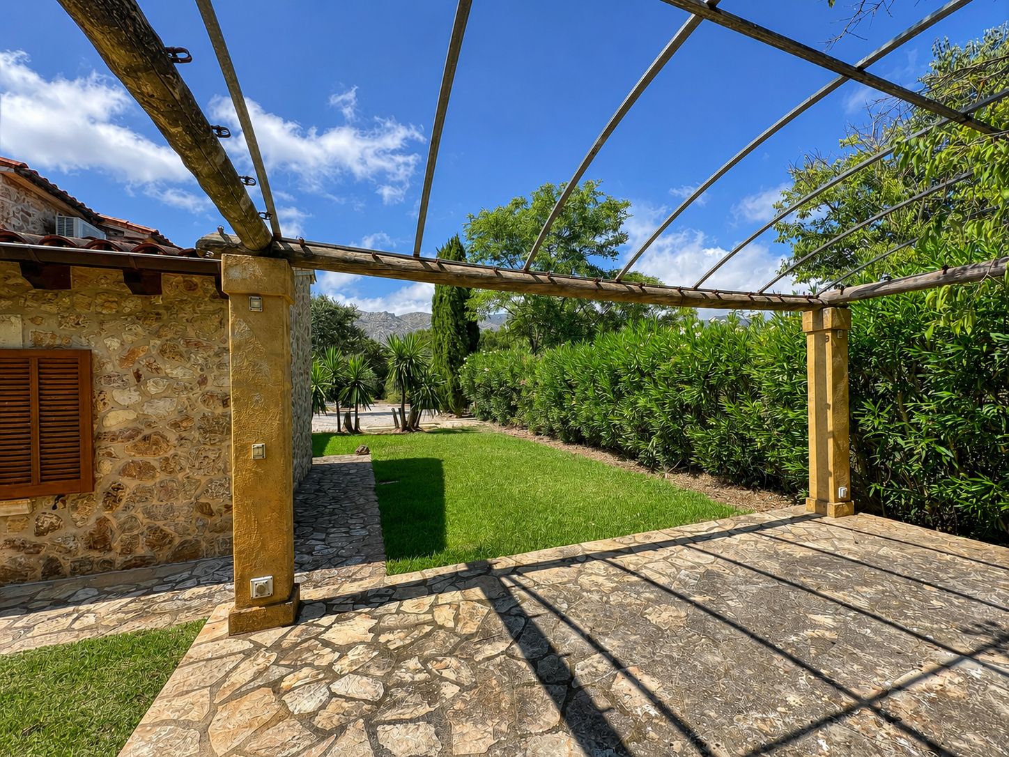 Rustic estate with views, pool, privacy, and Mallorcan charm in Pollença.