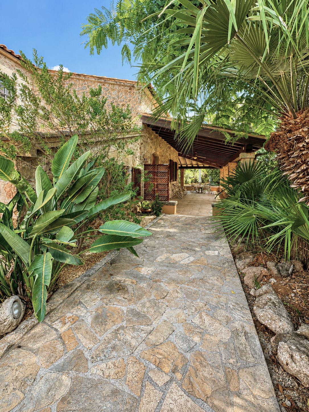 Rustic estate with views, pool, privacy, and Mallorcan charm in Pollença.