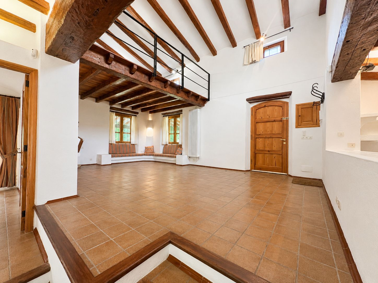 Rustic estate with views, pool, privacy, and Mallorcan charm in Pollença.