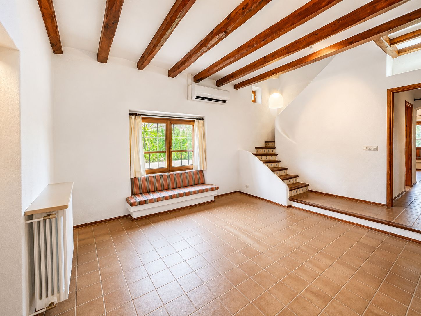 Rustic estate with views, pool, privacy, and Mallorcan charm in Pollença.