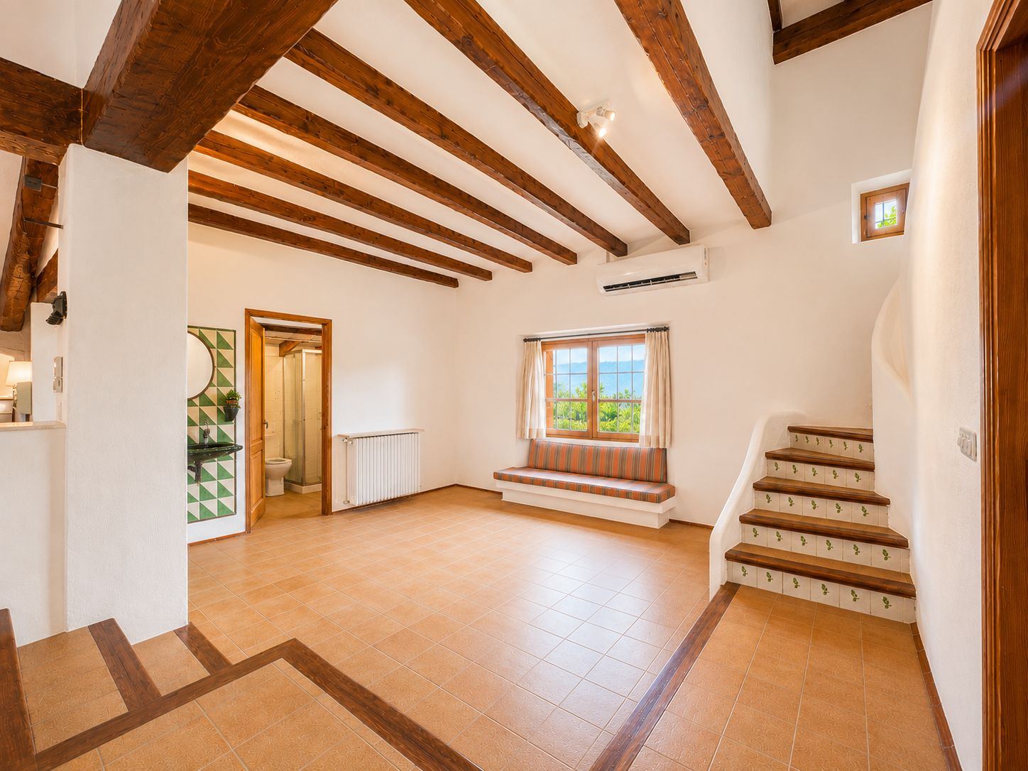 Rustic estate with views, pool, privacy, and Mallorcan charm in Pollença.