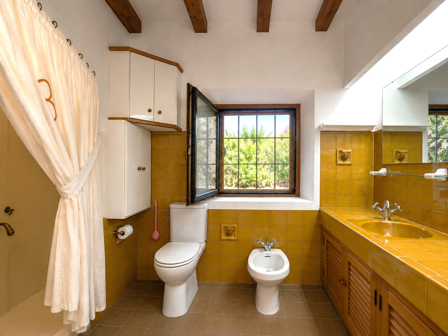 Rustic estate with views, pool, privacy, and Mallorcan charm in Pollença.