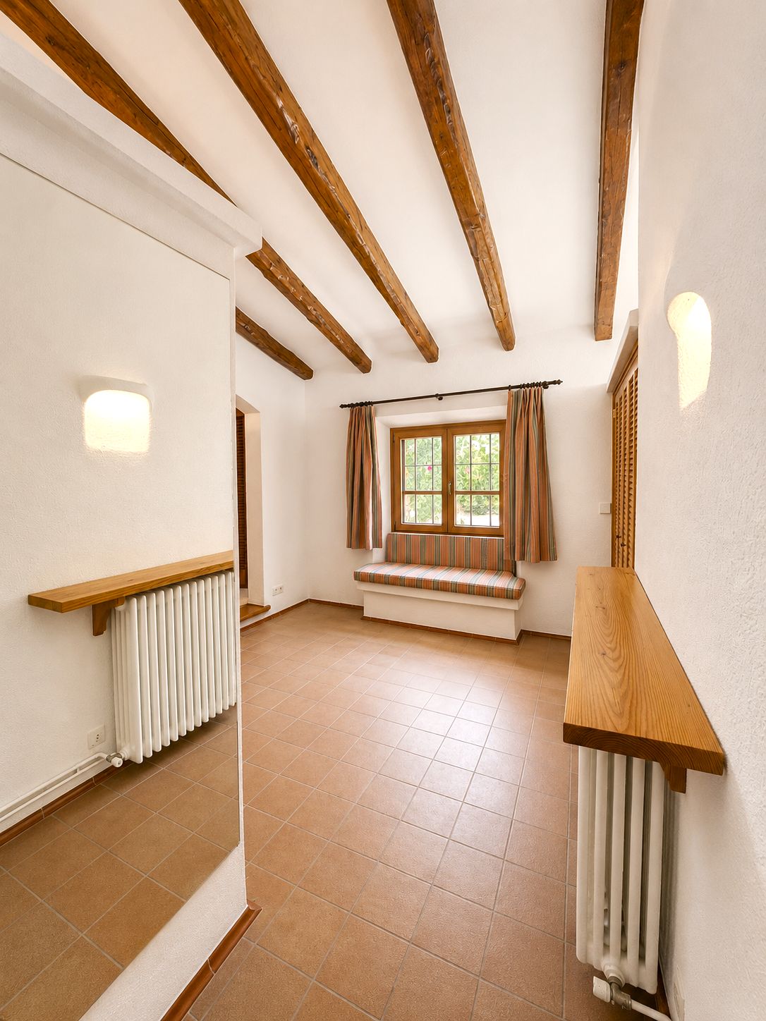 Rustic estate with views, pool, privacy, and Mallorcan charm in Pollença.