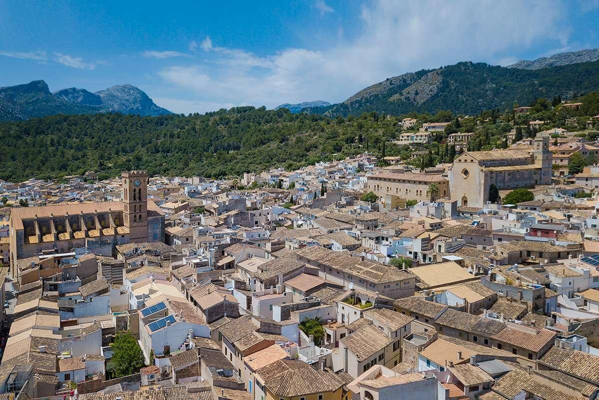 Rustic estate with views, pool, privacy, and Mallorcan charm in Pollença.