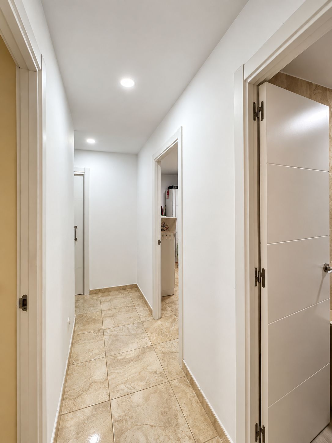 Geräumige Wohnung mit Aufzug nur wenige Meter vom Meer in bevorzugter Lage.